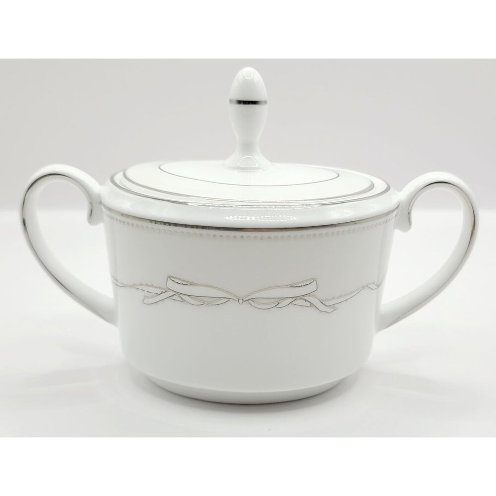 Wedgwood Vera Wang Love Knots White Porcelain Covered Sugar Bowl 10 Oz In Box